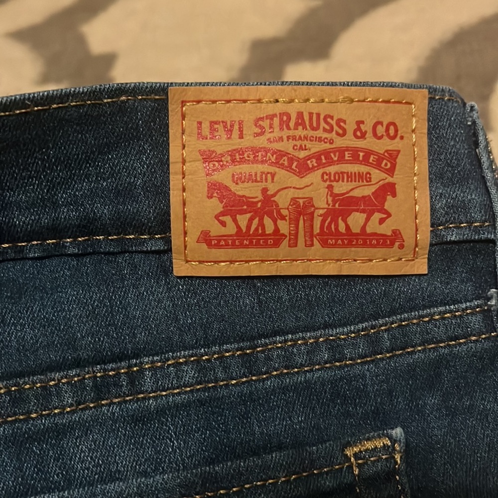 Levi’s Dark Wash Capri Jeans 32 - Picture 3 of 10